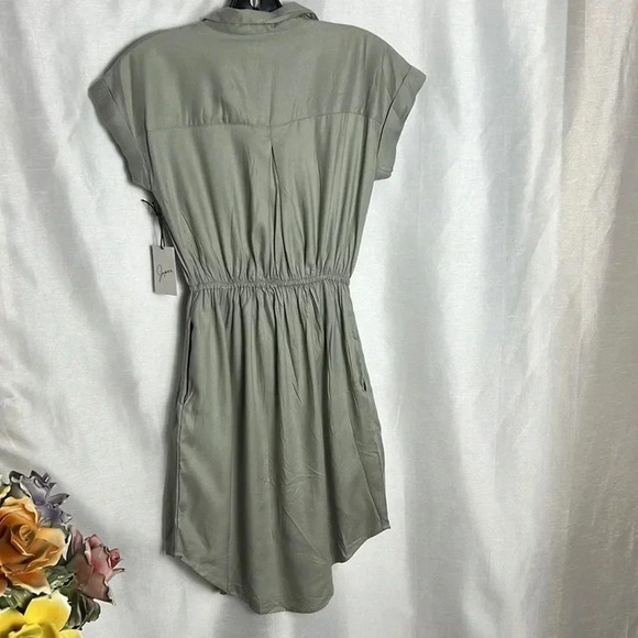 JAPNA green button down midi dress with self tie . Rolled  sleeve safari look - Picture 6 of 12